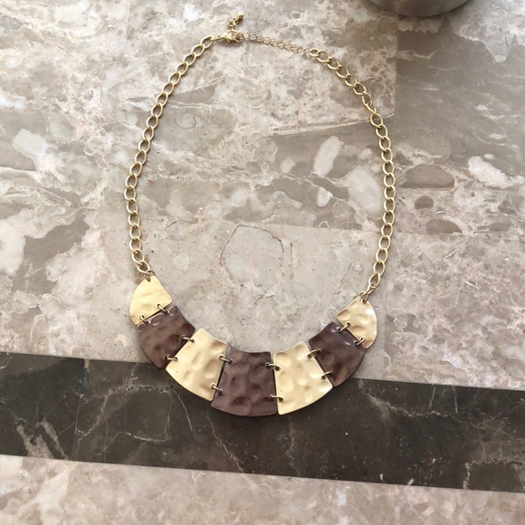 🎉5 for $20🎉Gold and Brown Statement Necklace - Picture 2 of 3